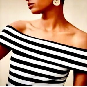 Plus size Banana Republic off the shoulder sleeveless top XXL. Headed to GW next